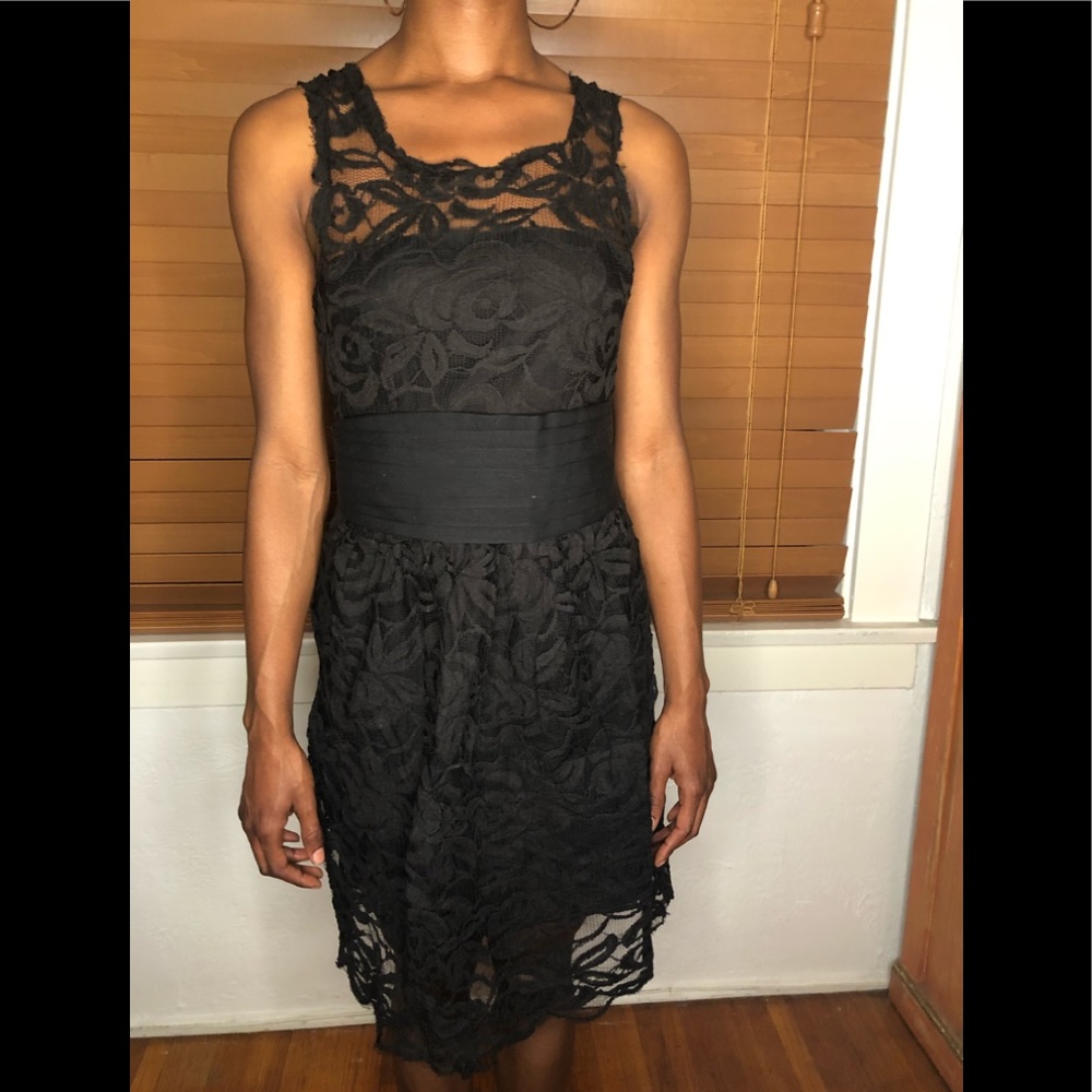 Floral lace BB Dakota dress with belt